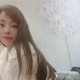 黑丝颜值小姐姐