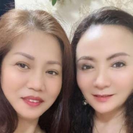 双飞巨乳肥臀熟女